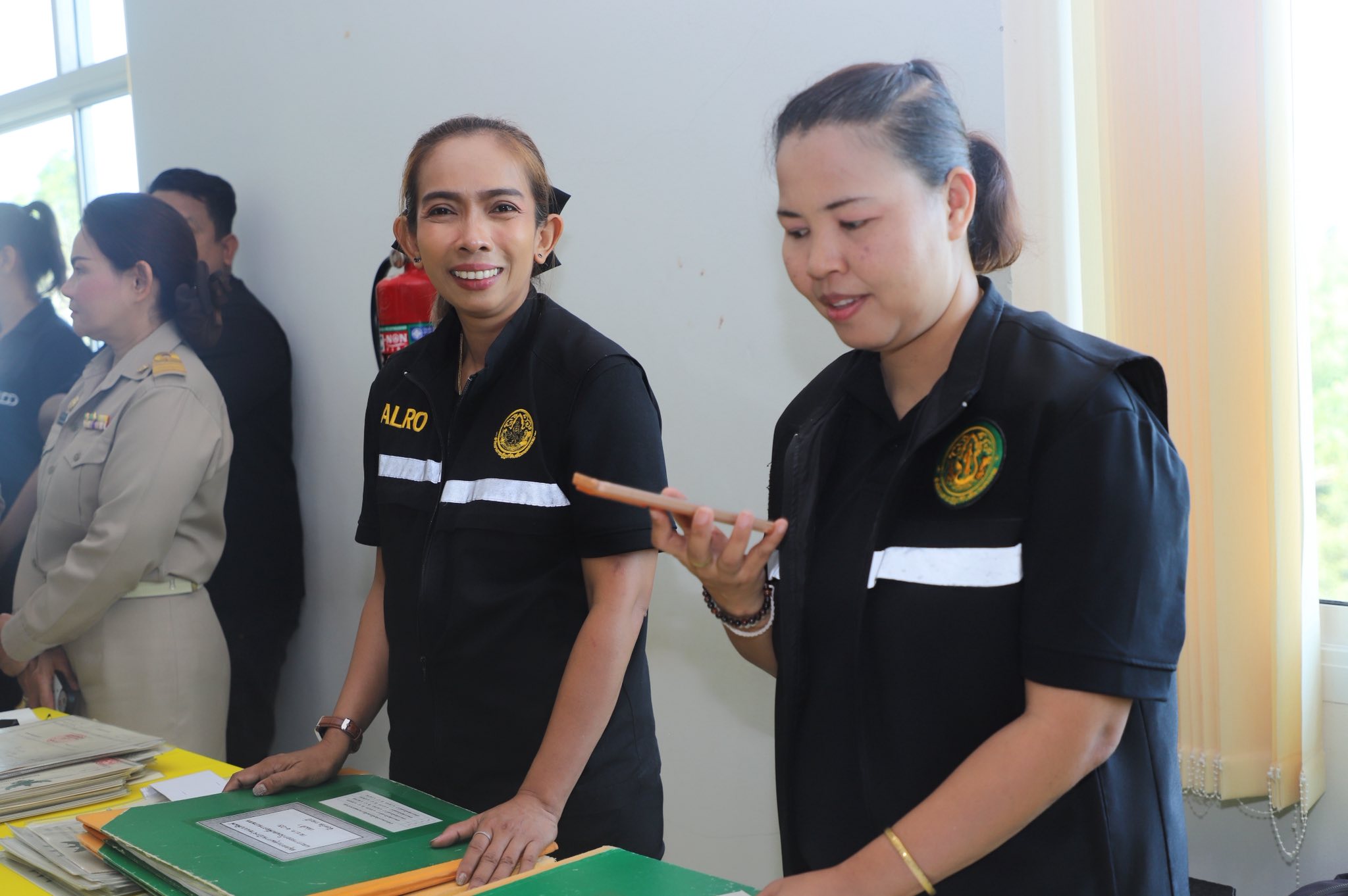 title - รมช.เกษตรฯ มอบโฉนดเพื่อการเกษตร โฉนดต้นไม้ ยกระดับที่ดินทำกินในกระบี่ หนุนเกษตรกรเข้าถึงแหล่งทุน